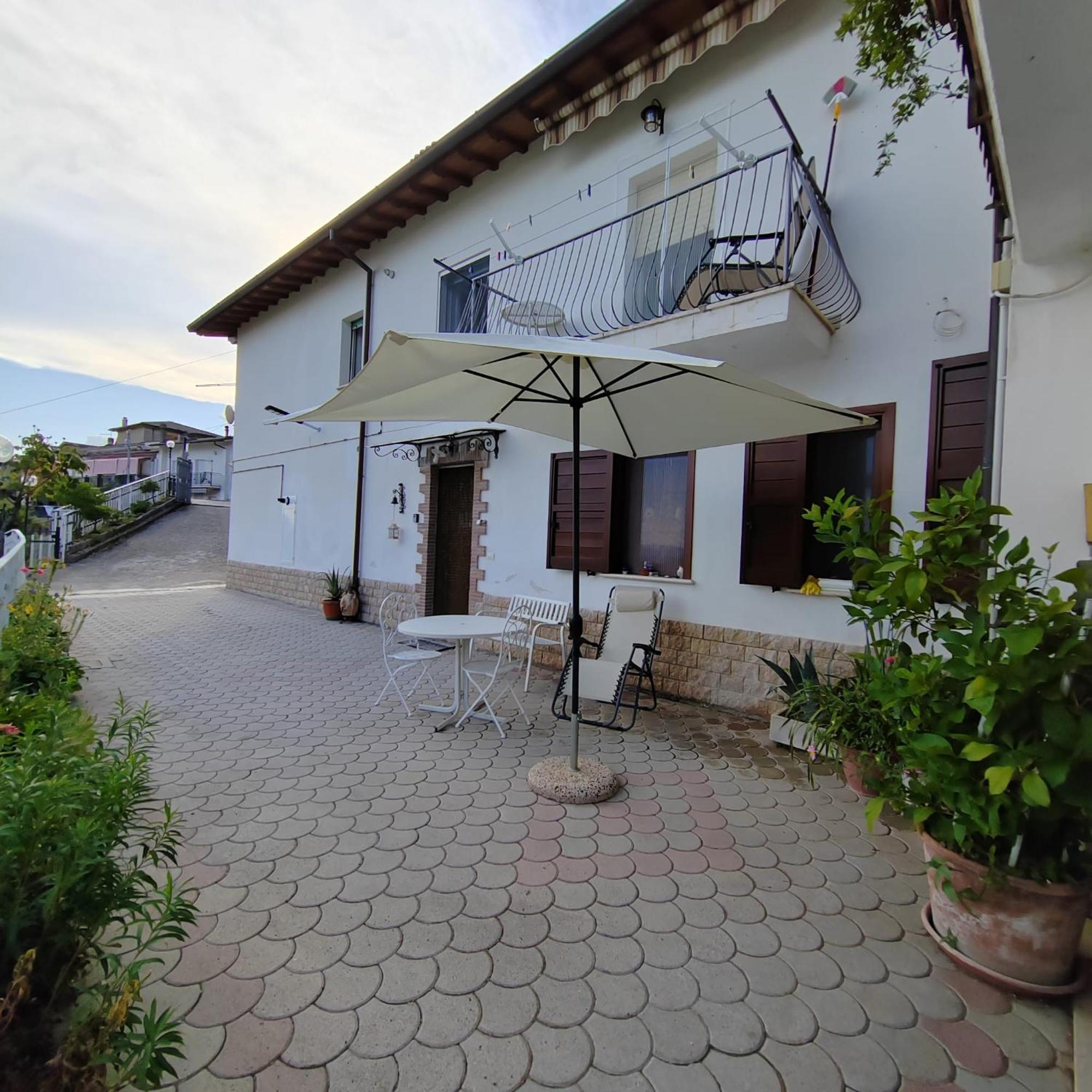 Casa San Giacomo Poggio Bustone Exteriör bild